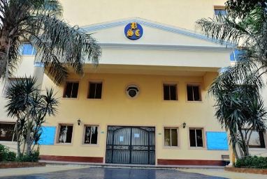 المدرسة البريطانية بالقاهرة امام نادى الصيد بالمعادى